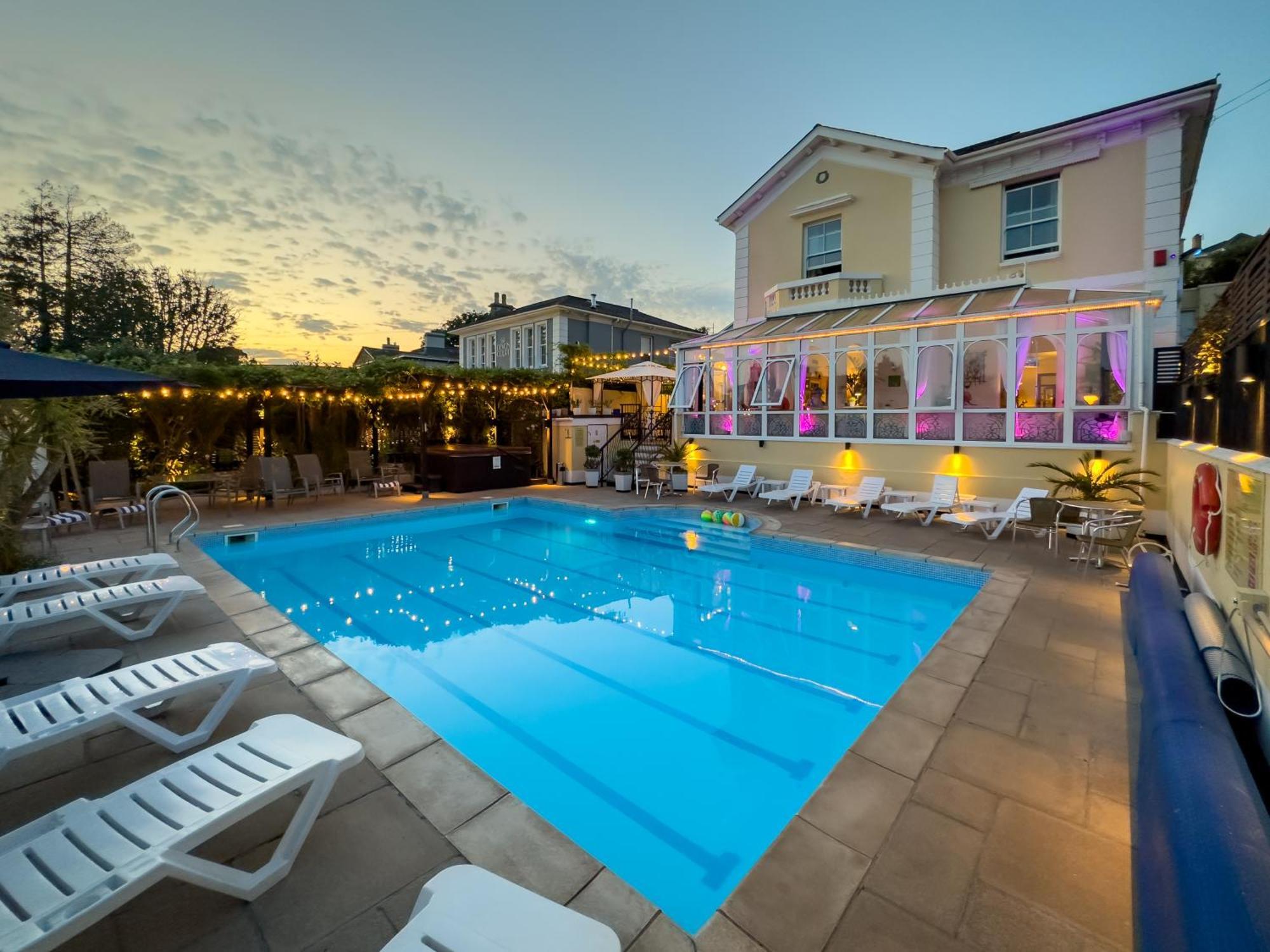 Riviera Lodge Hotel ทอร์คิ ภายนอก รูปภาพ